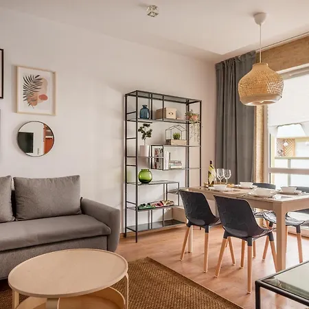 Homini Apartament Impero Z Parkingiem * Познань